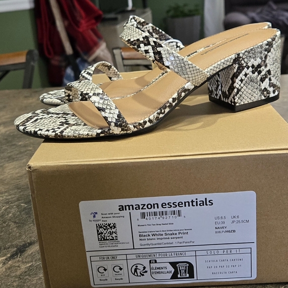 Amazon Essentials Women's Snakeskin Sandals #755 - Picture 3 of 6